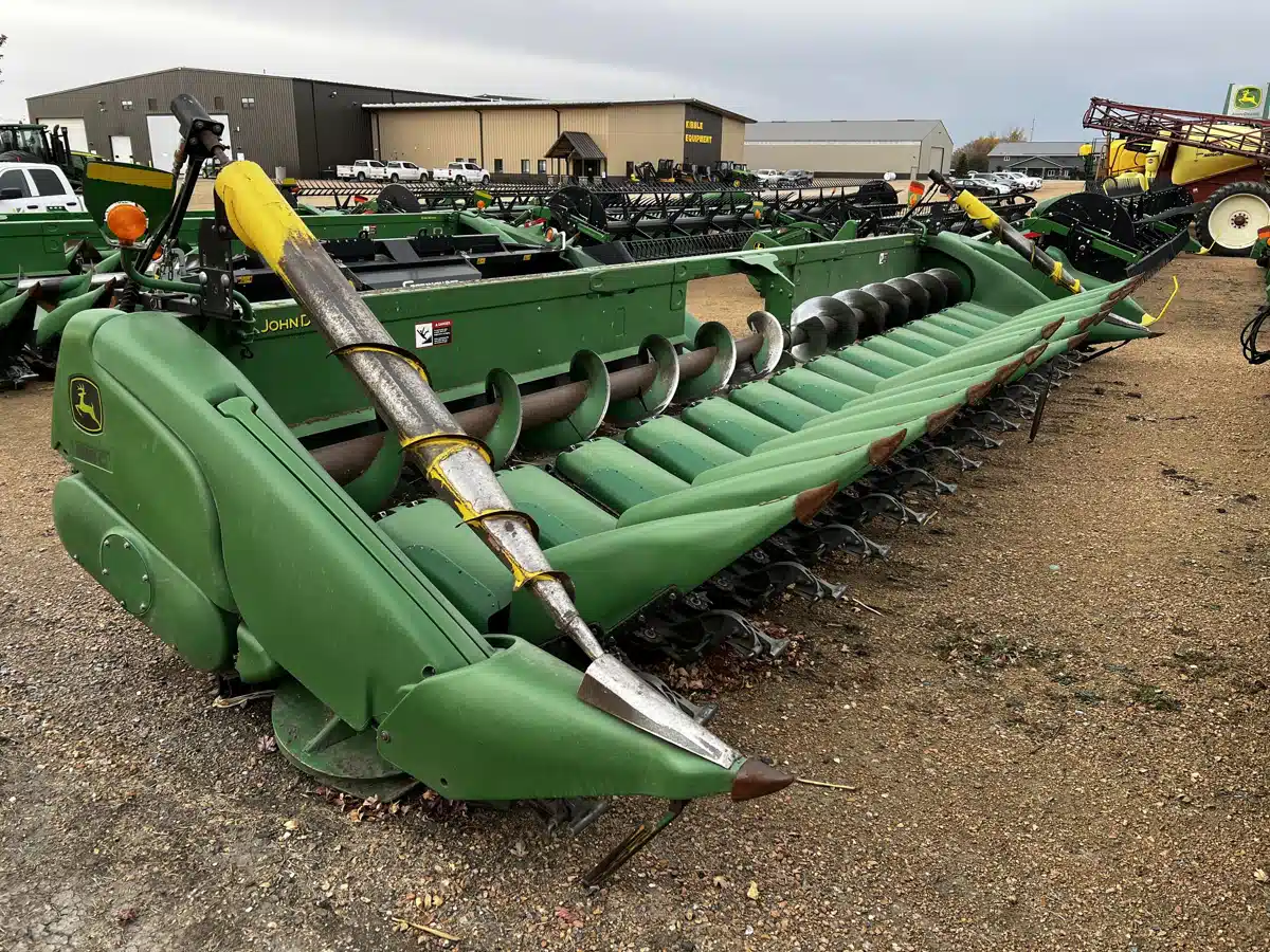 Gallery image 2 for Used 2014 John Deere 616C Header - Row Crop
