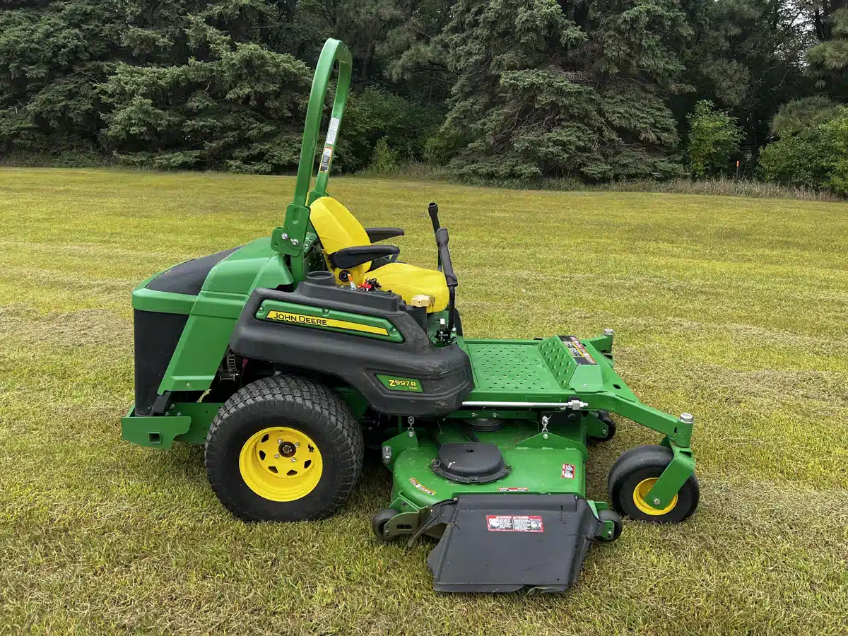 Gallery image 2 for Used 2017 John Deere Z997R Mower - Zero Turn