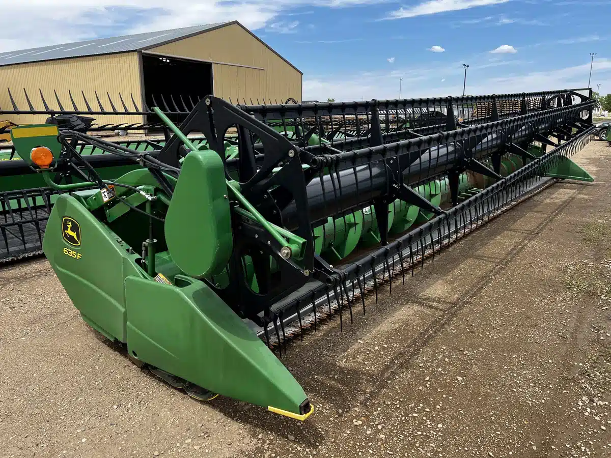 Gallery image 1 for Used 2009 John Deere 635F Header - Flex