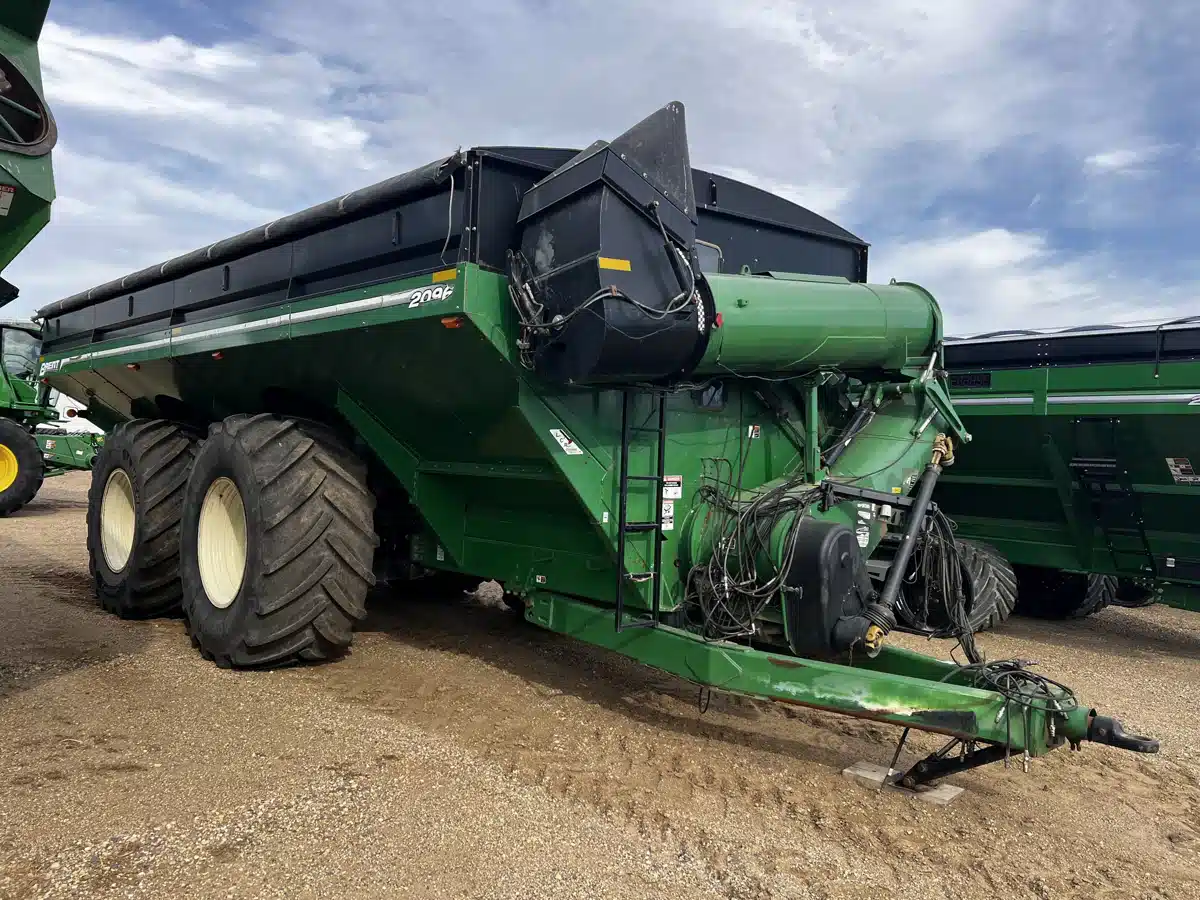 Gallery image 1 for Used 2014 Brent 2096 Grain Cart