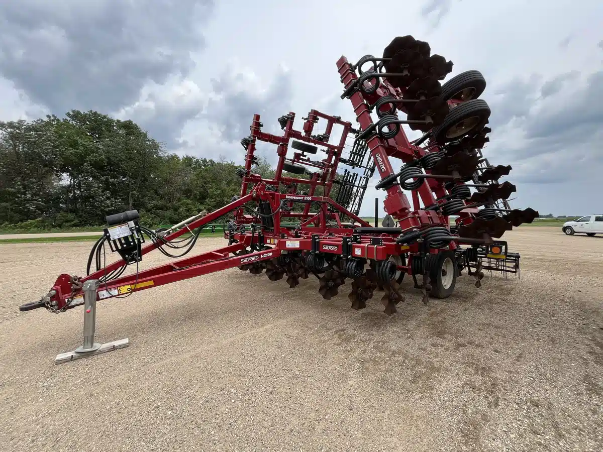 Gallery image 2 for 2021 Salford I-2100 Vertical Tillage