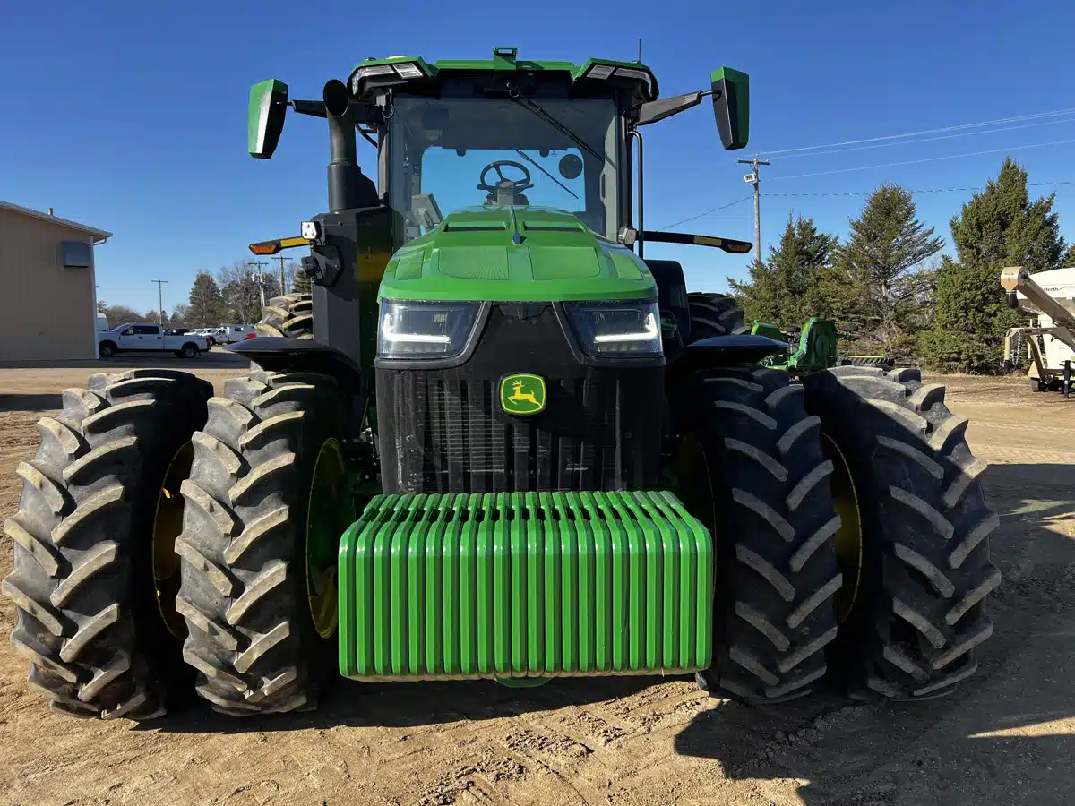 Gallery image 2 for Used 2023 John Deere 8R 370 Tractor