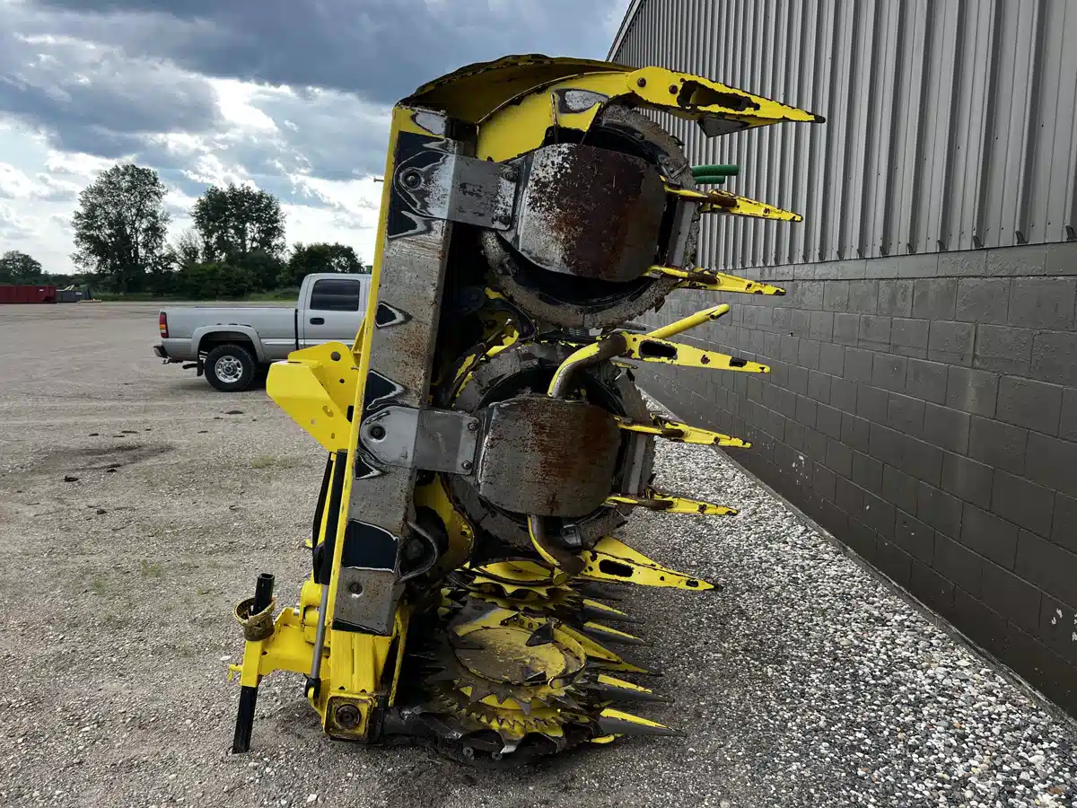 Gallery image 2 for Used 2015 John Deere 698 Header - Rotary