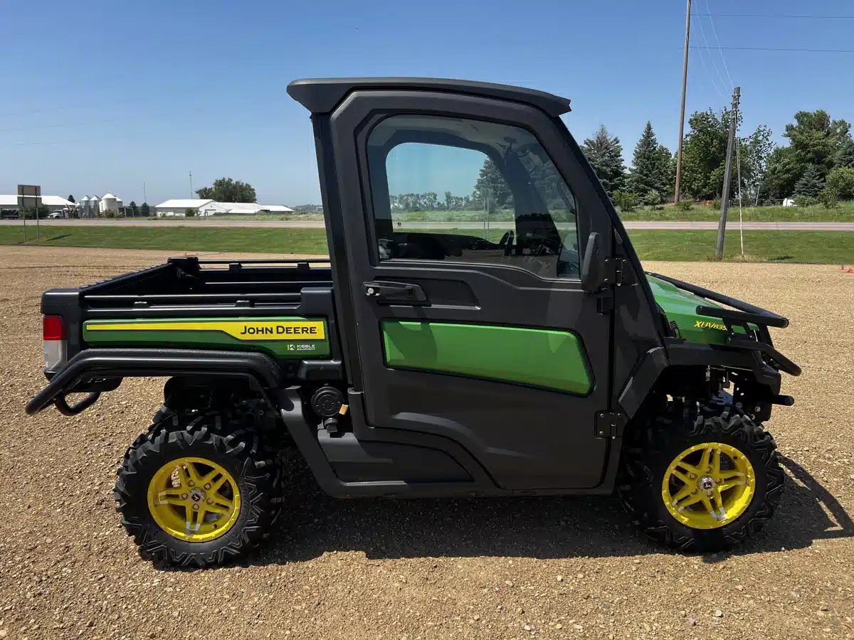 Gallery image 2 for Used John Deere XUV 835M Utility Vehicle