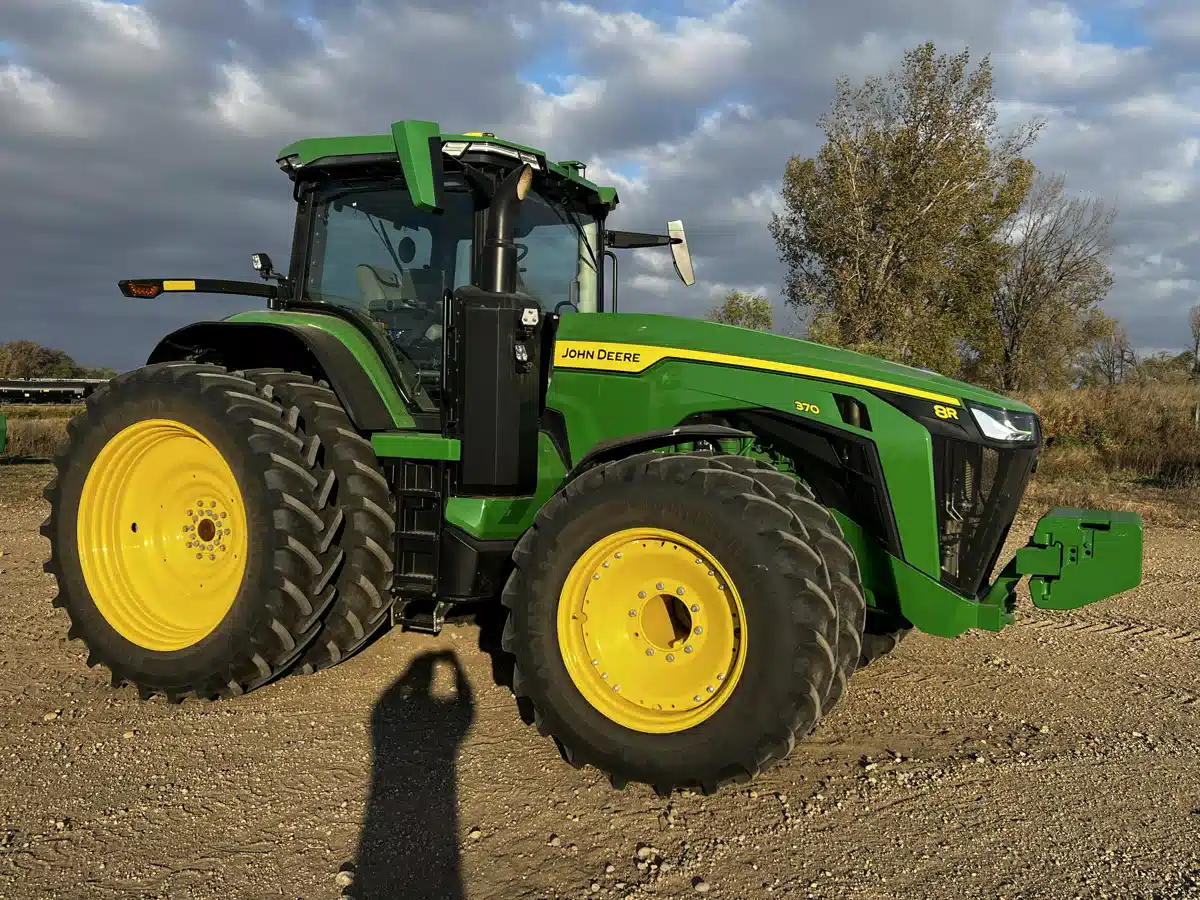 Gallery image 1 for Used 2023 John Deere 8R 370 Tractor