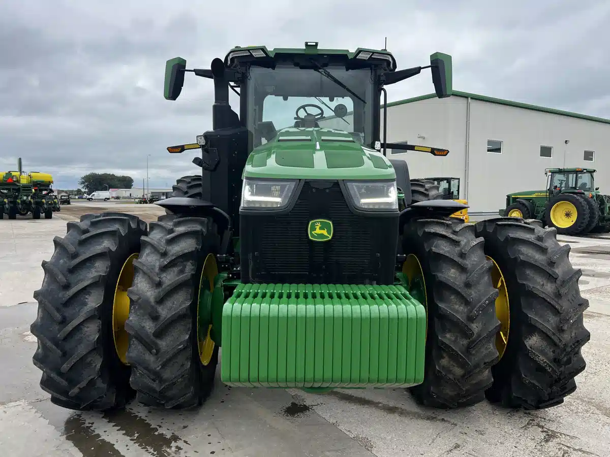 Gallery image 2 for Used 2023 John Deere 8R 370 Tractor