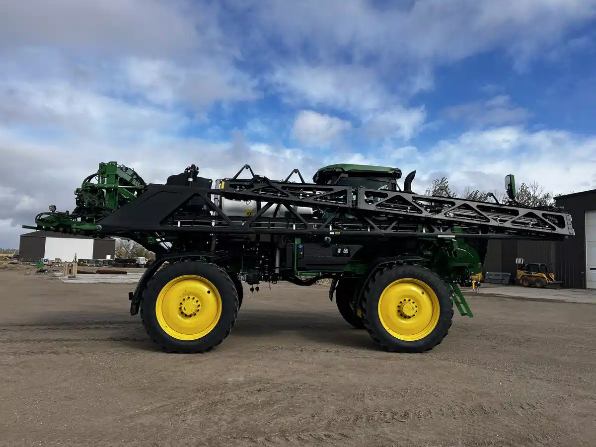 Gallery image 2 for Used 2024 John Deere 412R Sprayer - Self Propelled