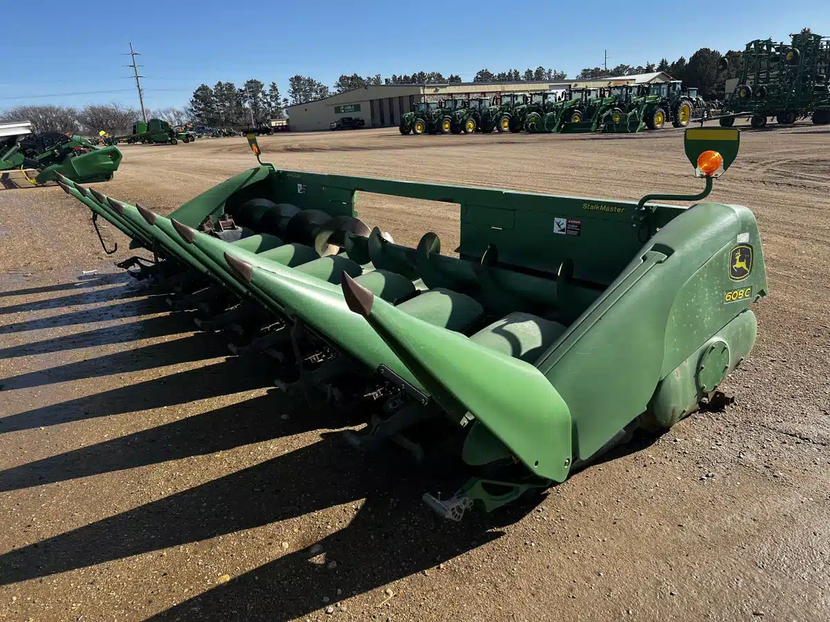 Gallery image 1 for Used 2010 John Deere 608C Header - Row Crop