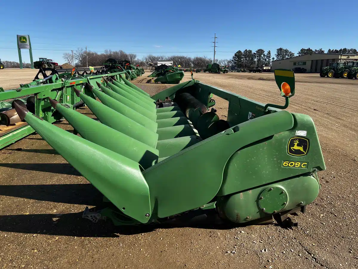 Gallery image 2 for Used 2010 John Deere 608C Header - Row Crop
