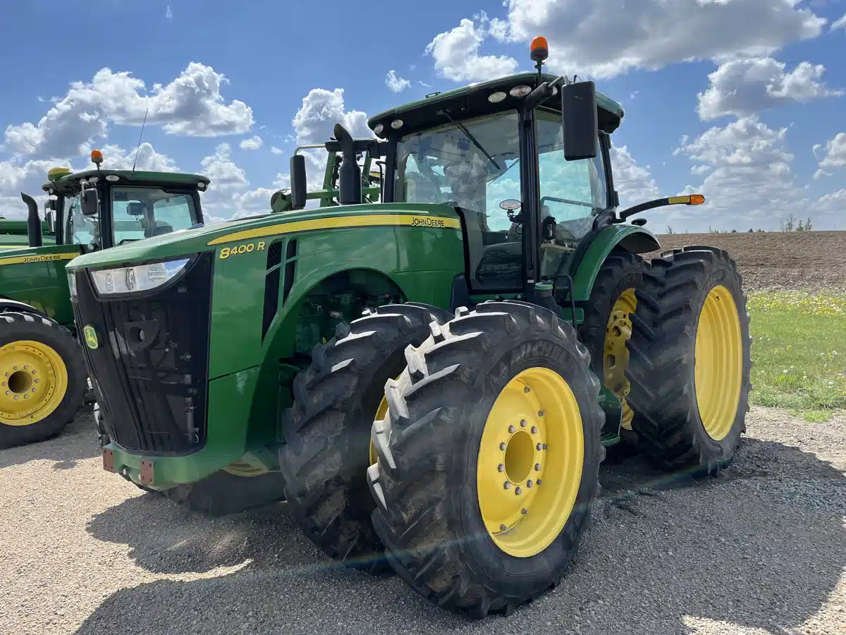 Gallery image 1 for Used 2019 John Deere 8400R Tractor