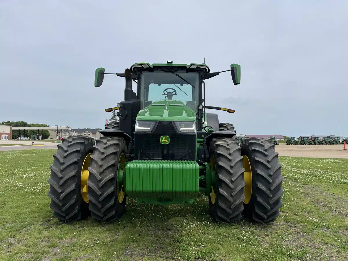 Gallery image 2 for Used 2023 John Deere 8R 370 Tractor