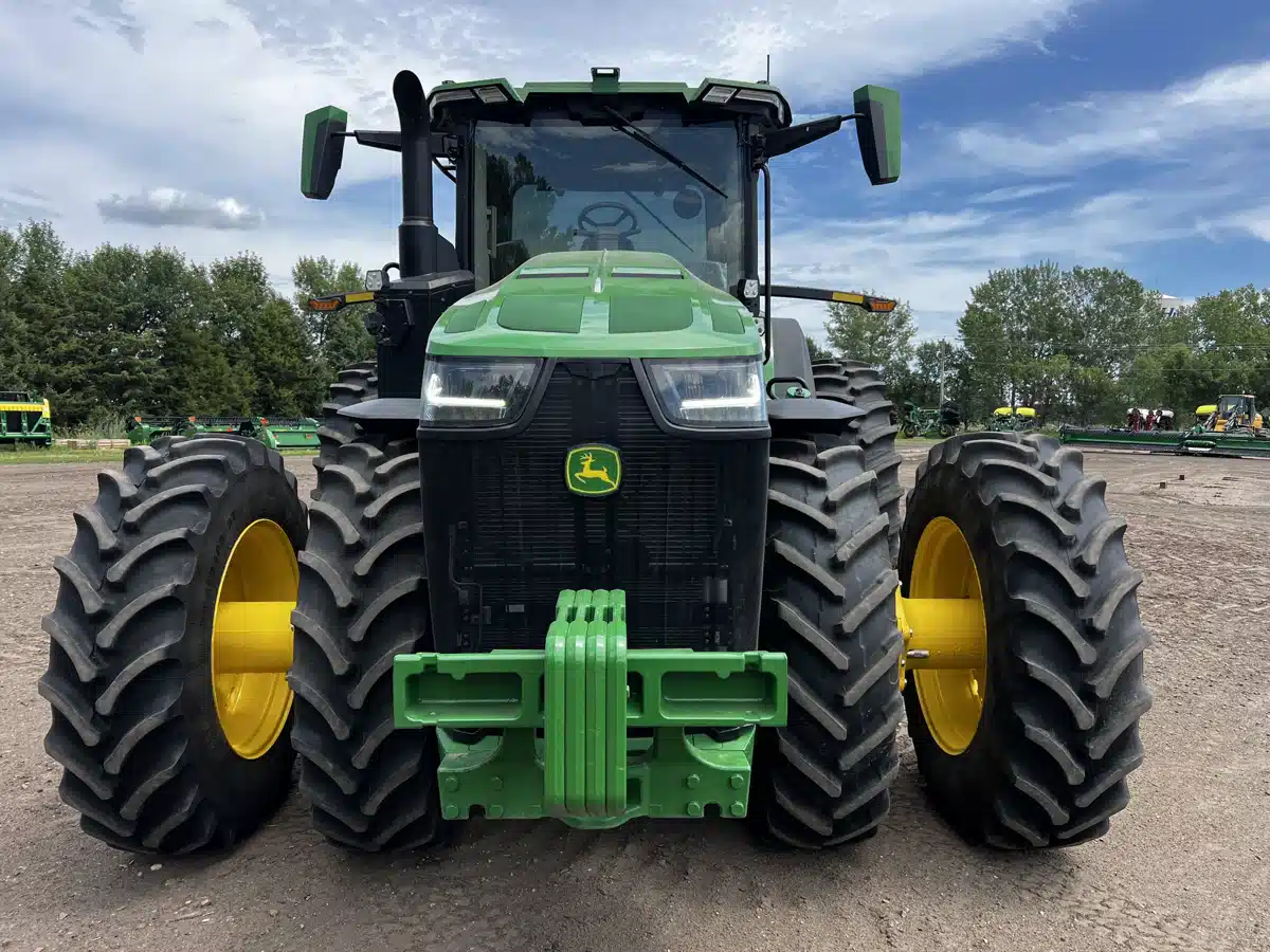 Gallery image 2 for Used 2023 John Deere 8R 230 Tractor