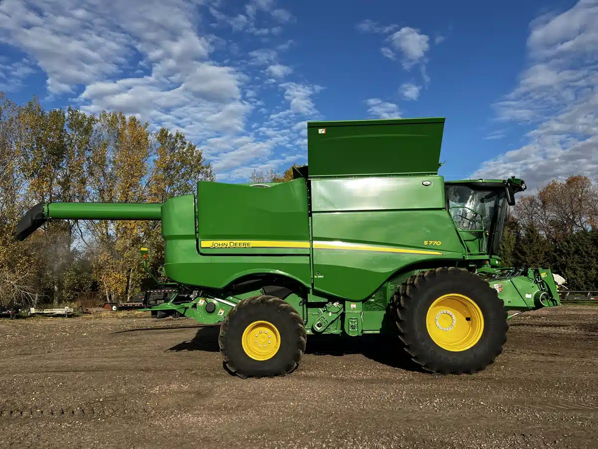 Gallery image 2 for Used 2024 John Deere S770 Combine