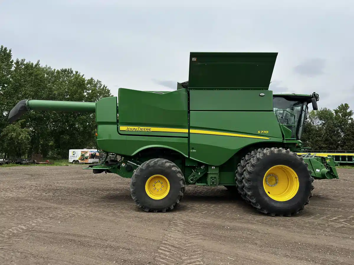 Gallery image 2 for Used 2024 John Deere S770 Combine