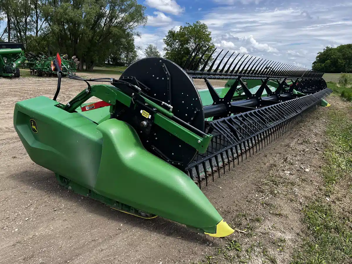 Gallery image 1 for Used 2024 John Deere RD40F Header - Flex