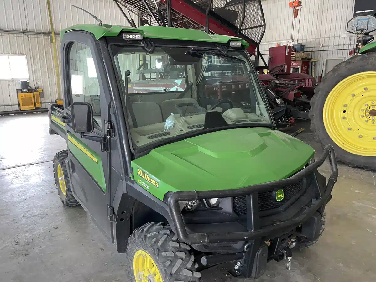 Gallery image 1 for Used 2020 John Deere XUV 835R Utility Vehicle