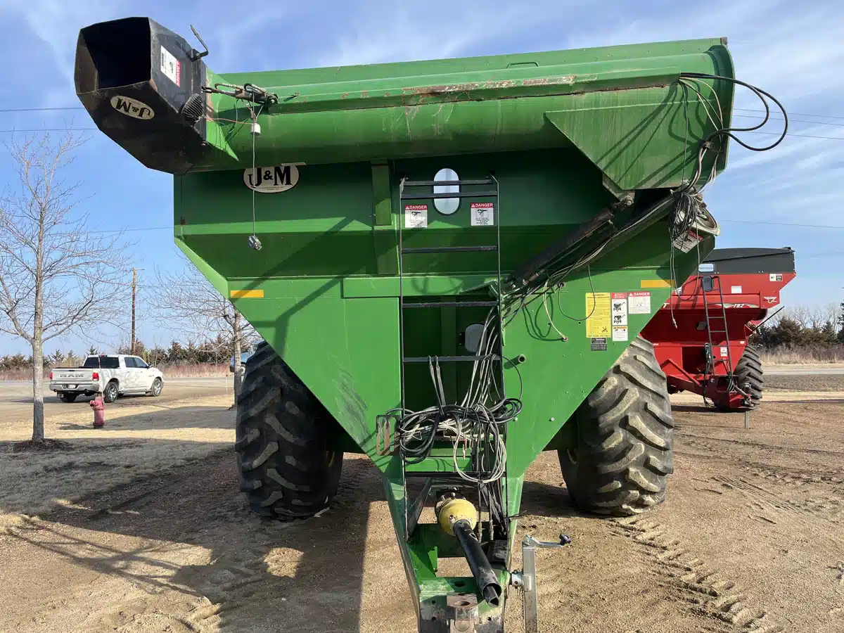 Gallery image 2 for Used 2002 J&M 750 Grain Cart