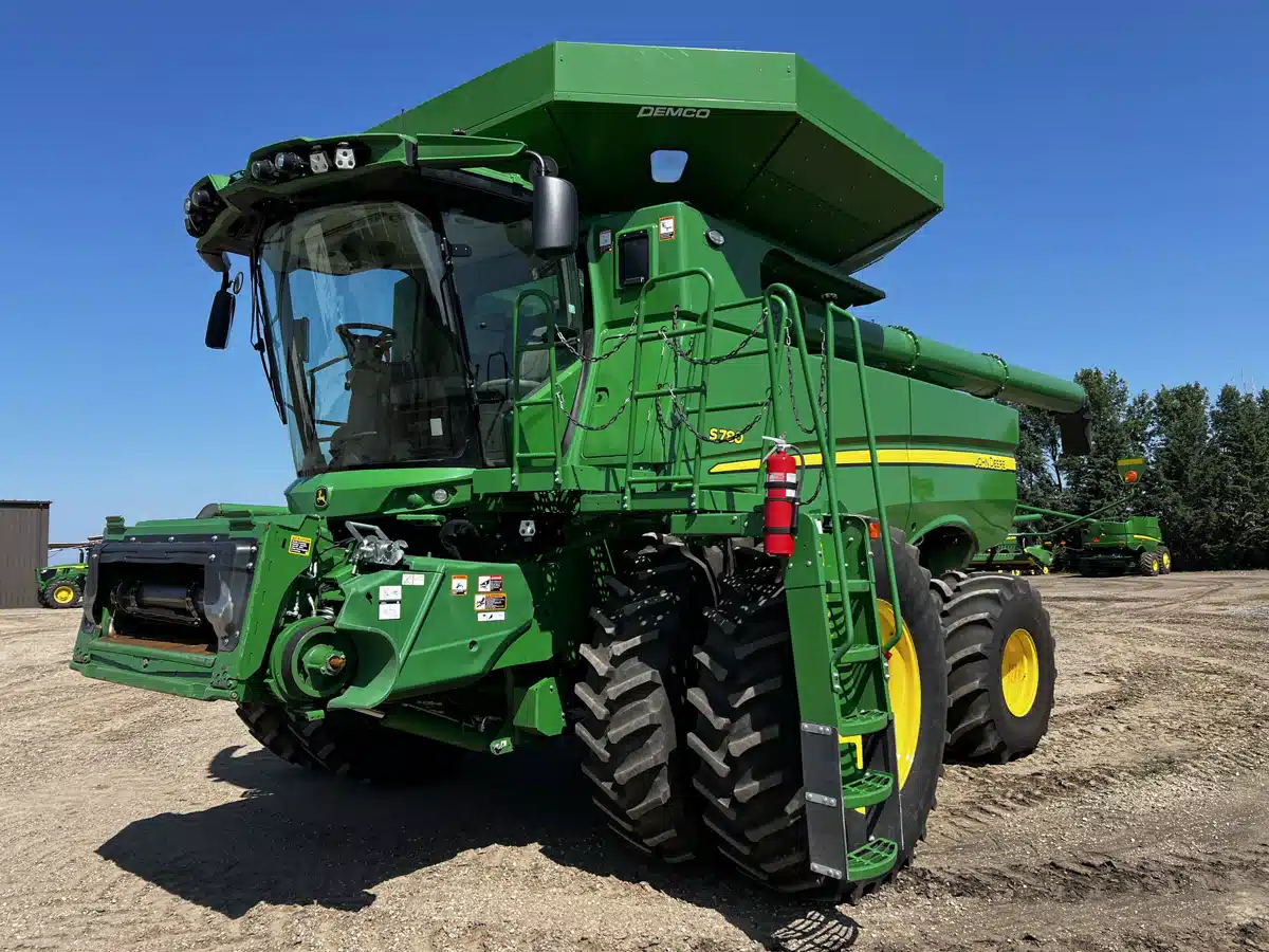 Gallery image 2 for Used 2023 John Deere S780 Combine