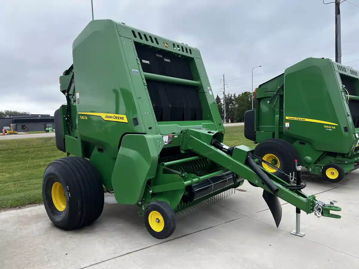Gallery image 1 for Used 2024 John Deere 561R Round Baler