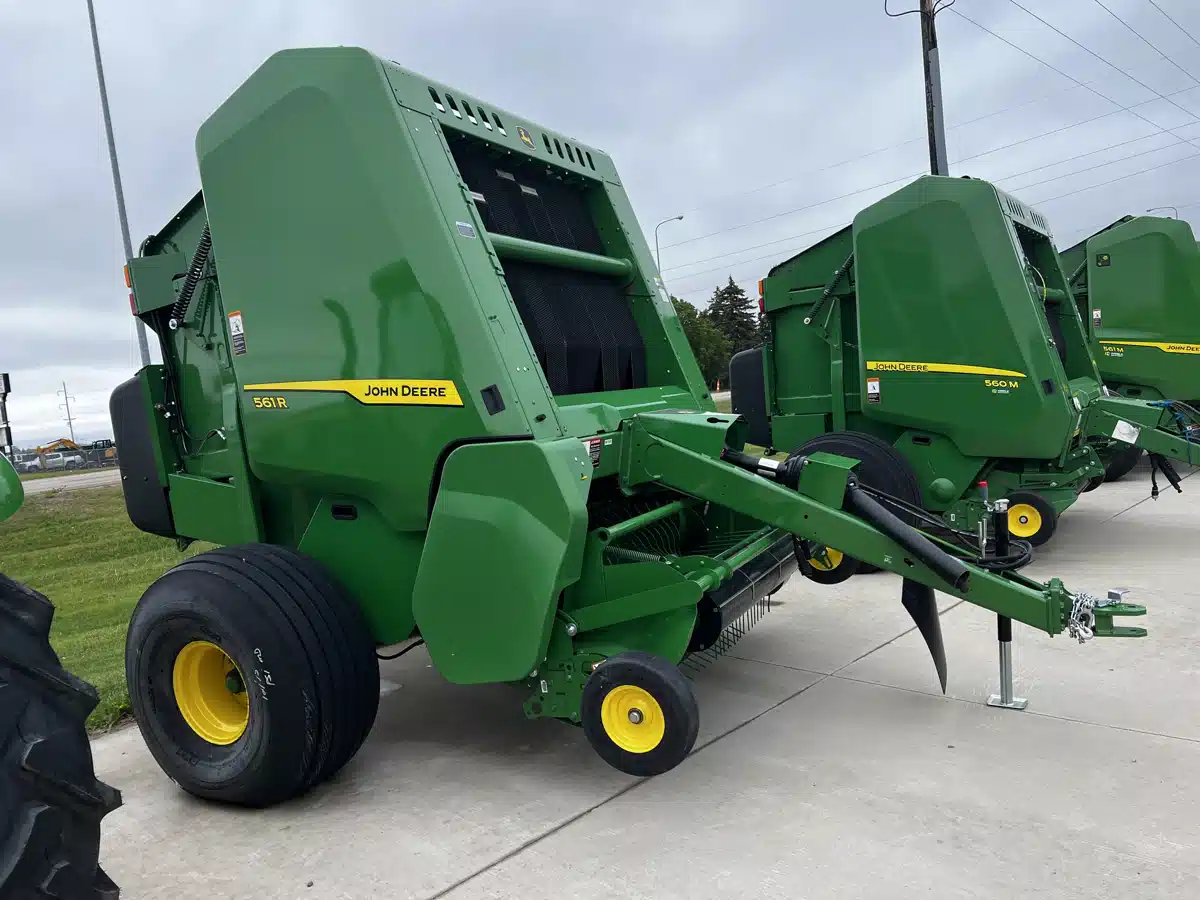 Gallery image 2 for Used 2024 John Deere 561R Round Baler