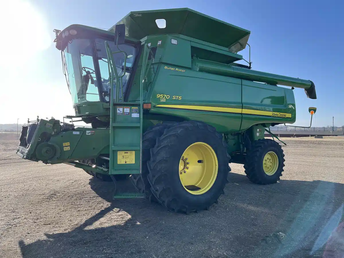 Gallery image 2 for Used 2009 John Deere 9570 STS Combine
