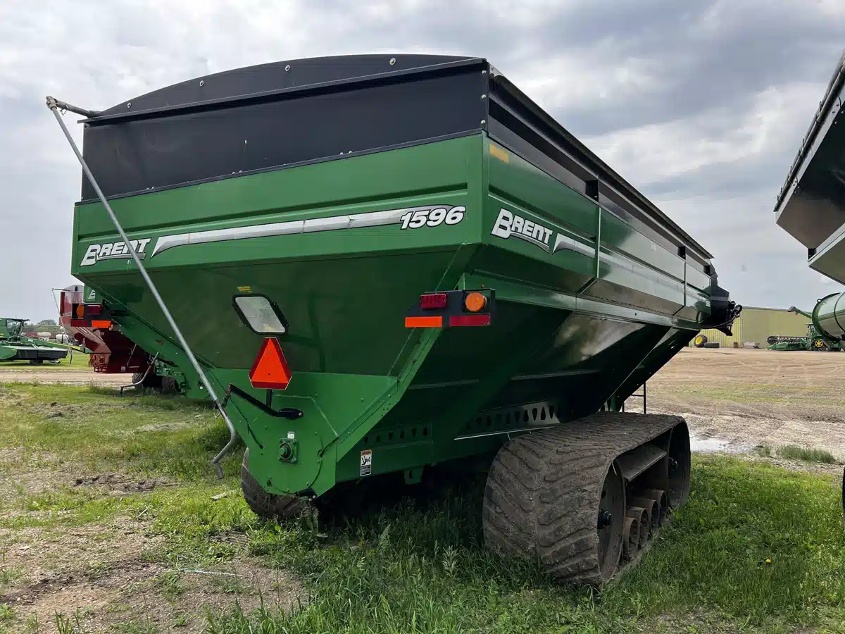Gallery image 2 for Used 2015 Brent 1596 Grain Cart