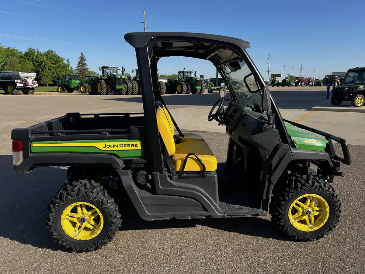 Gallery image 2 for Used 2022 John Deere XUV 835M Utility Vehicle