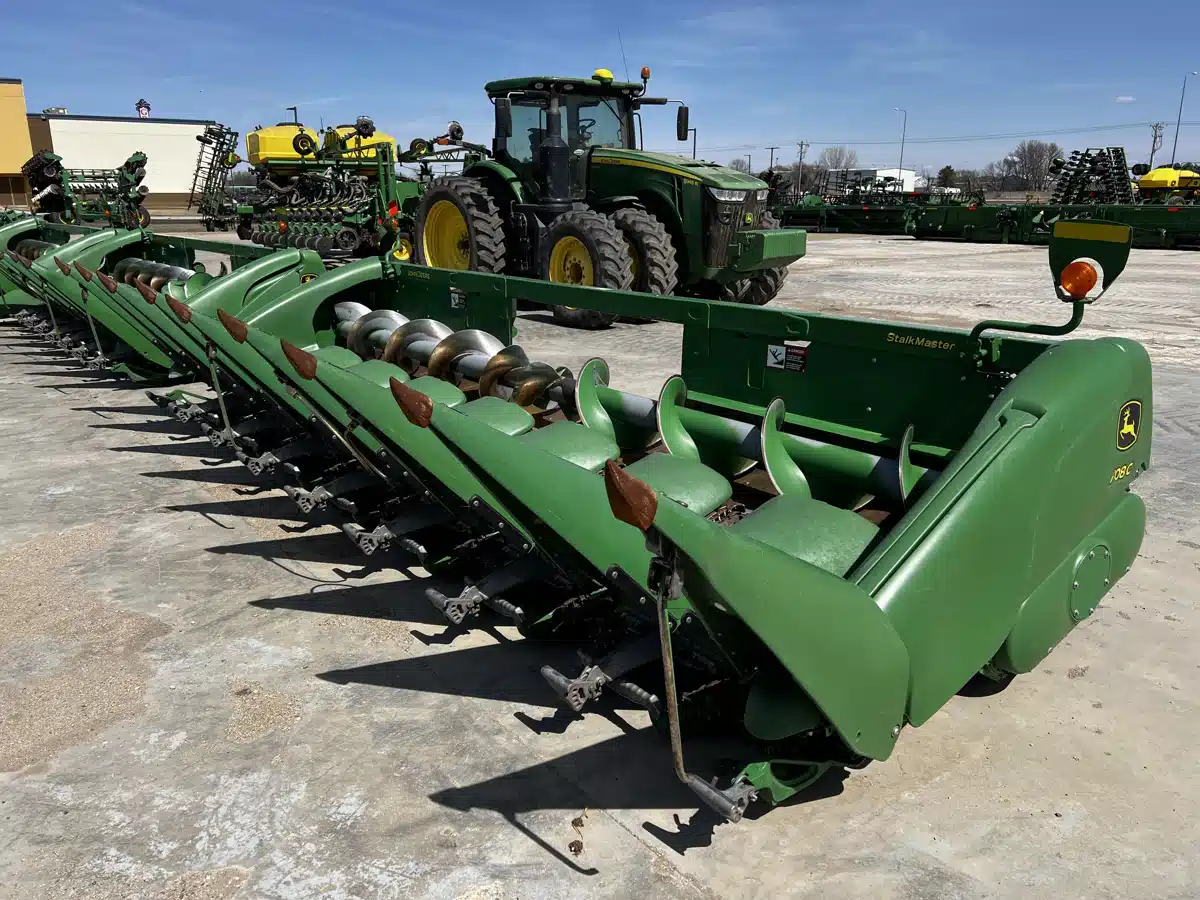 Gallery image 1 for Used 2018 John Deere 708C Header - Row Crop