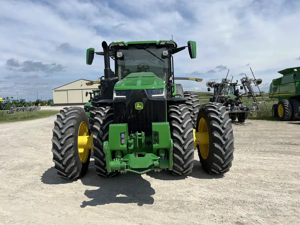 Gallery image 2 for Used 2024 John Deere 8R 250 Tractor