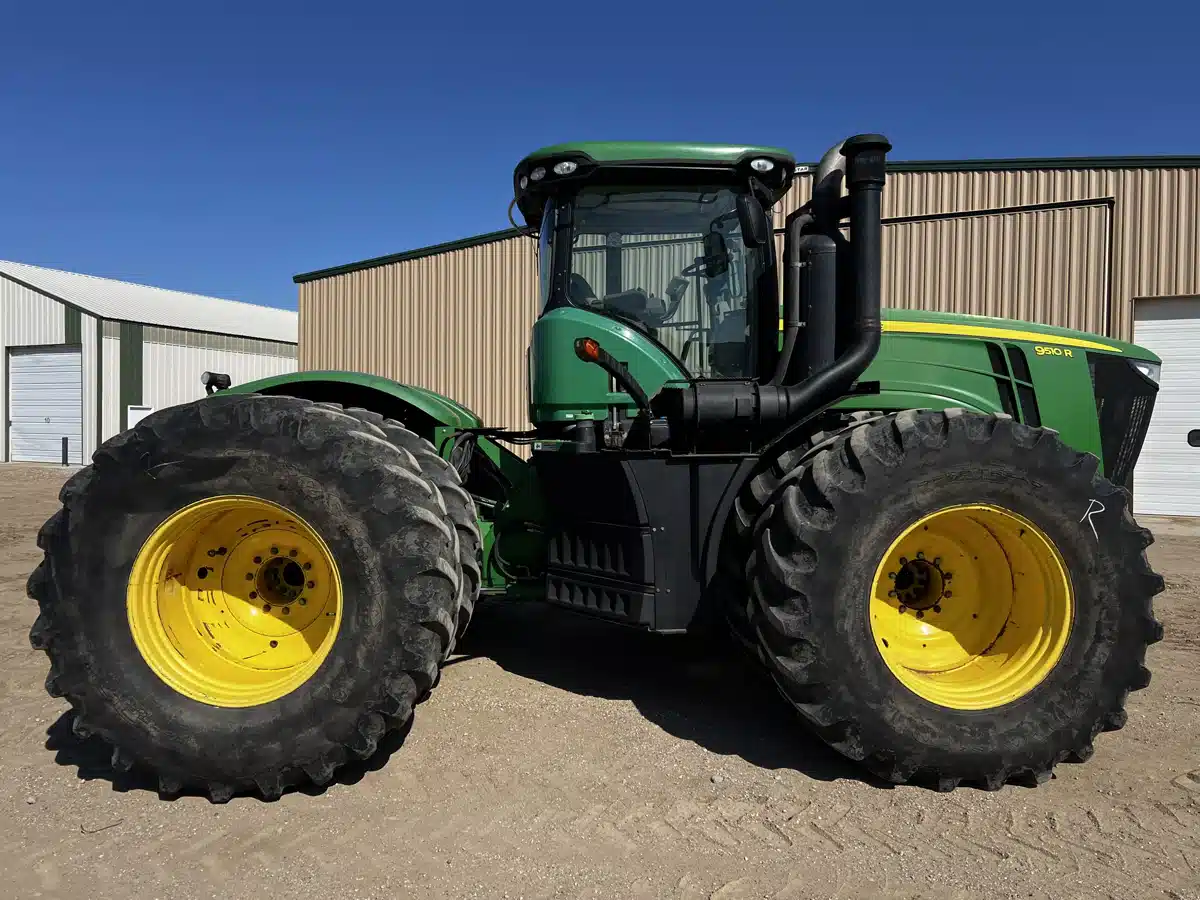 Gallery image 2 for Used 2012 John Deere 9510R Tractor