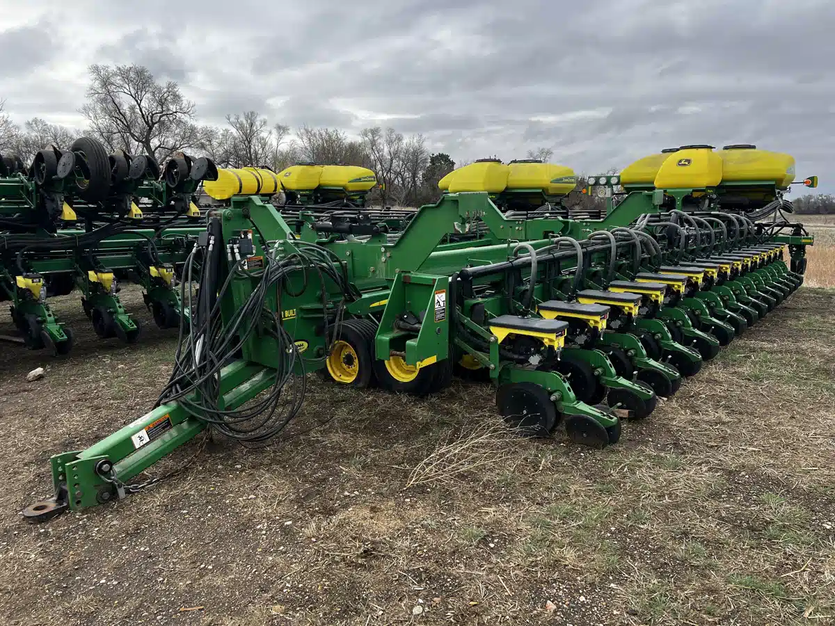 Gallery image 1 for Used 2010 John Deere DB90 Planter