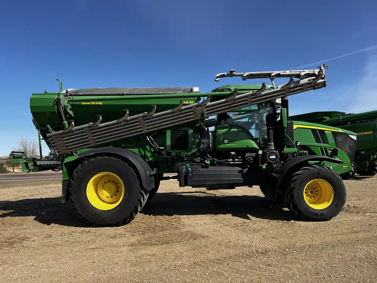 Gallery image 2 for Used 2024 John Deere 800R Anhydrous Applicator