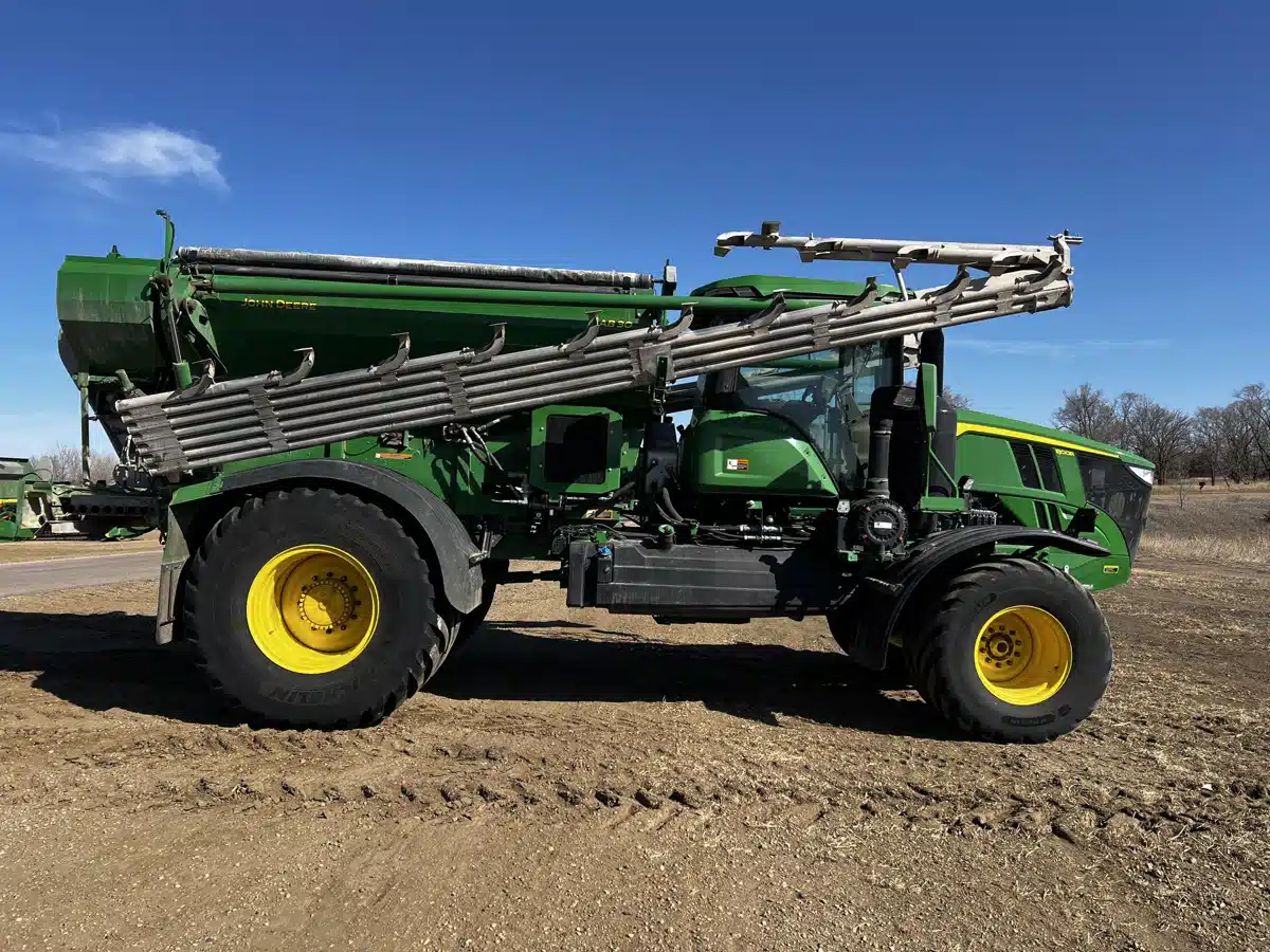Gallery image 2 for Used 2024 John Deere 800R Anhydrous Applicator