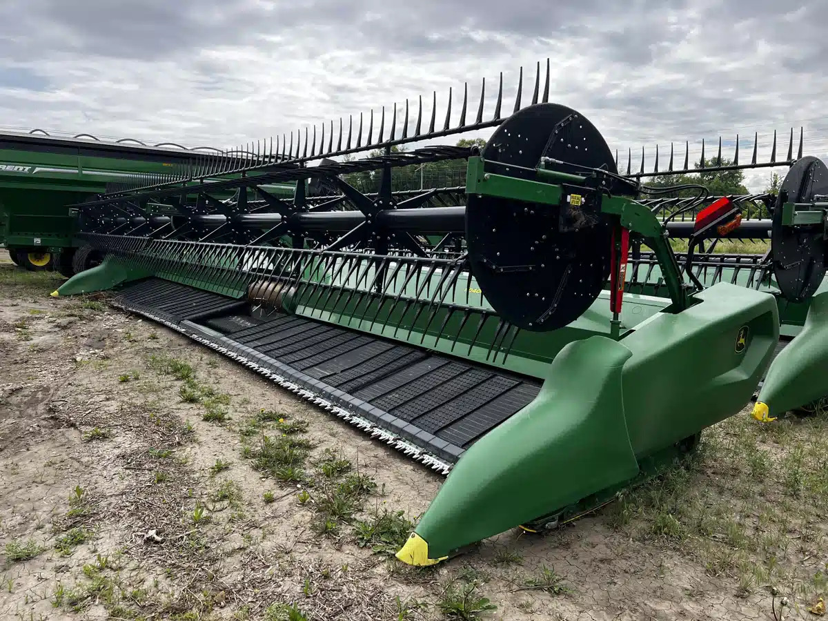 Gallery image 1 for Used 2024 John Deere RD40F Header - Flex