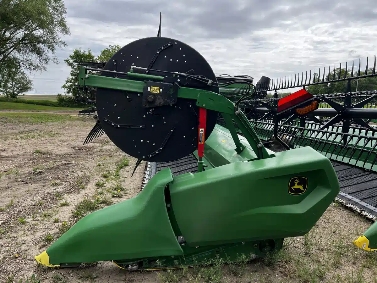 Gallery image 2 for Used 2024 John Deere RD40F Header - Flex