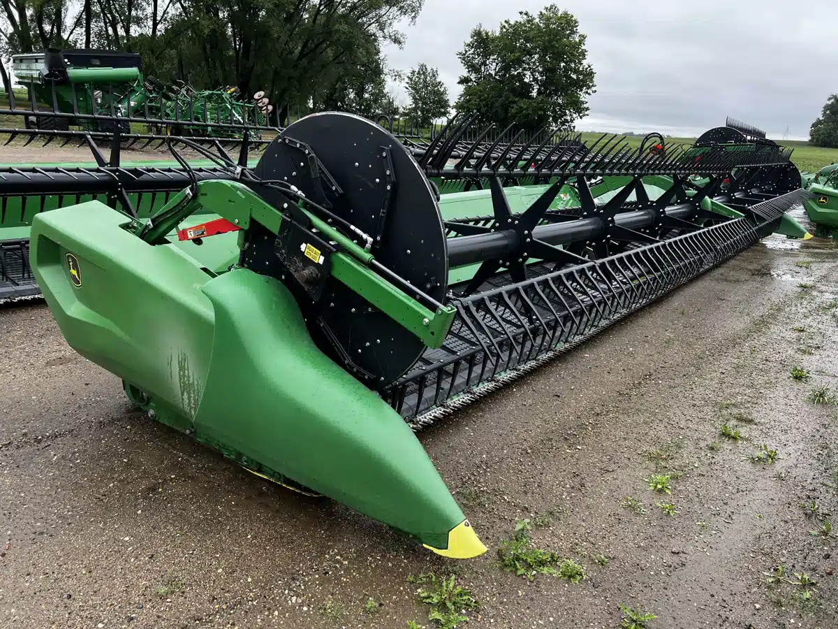 Gallery image 1 for Used 2024 John Deere RD40F Header - Flex