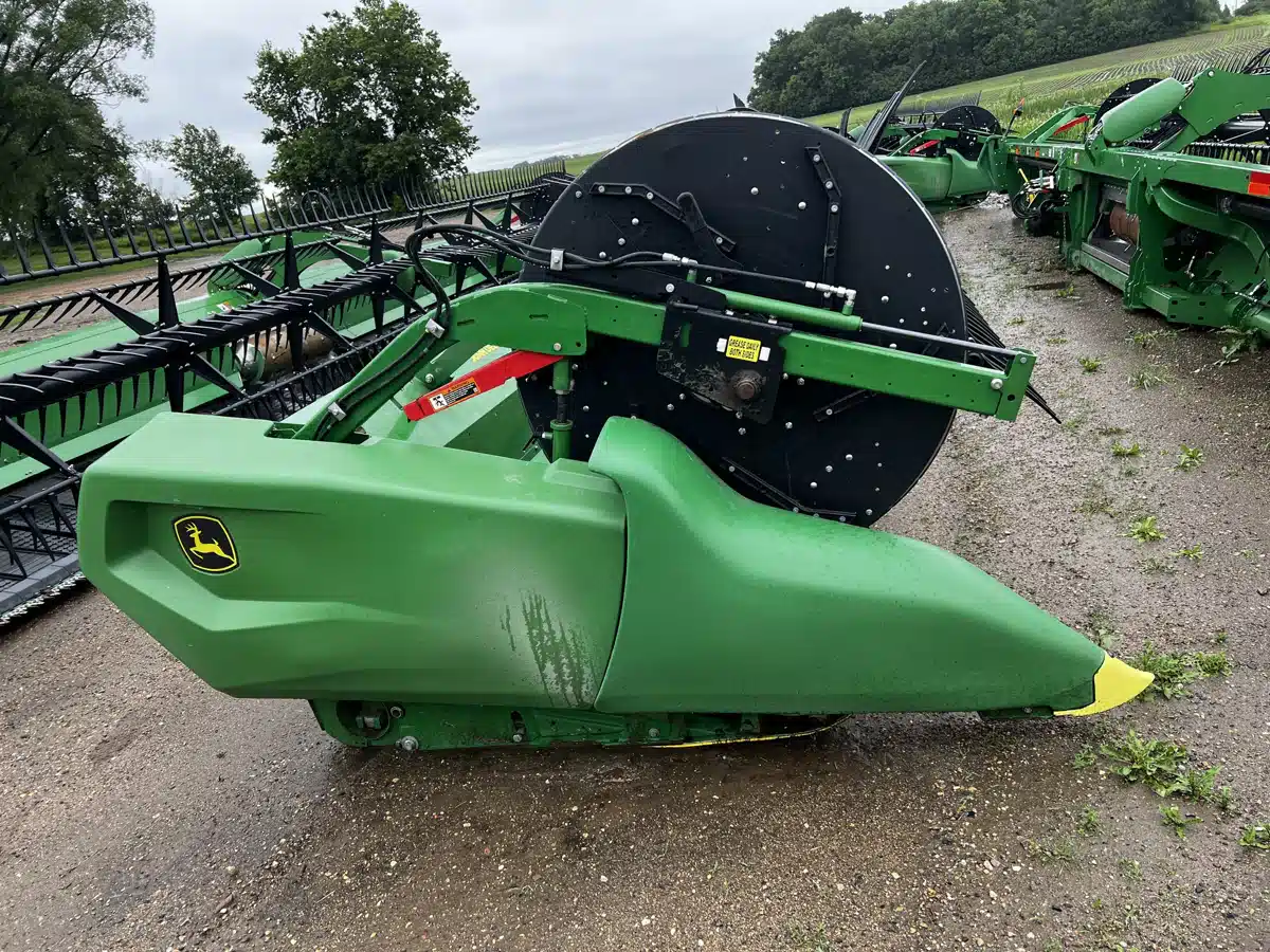 Gallery image 2 for Used 2024 John Deere RD40F Header - Flex