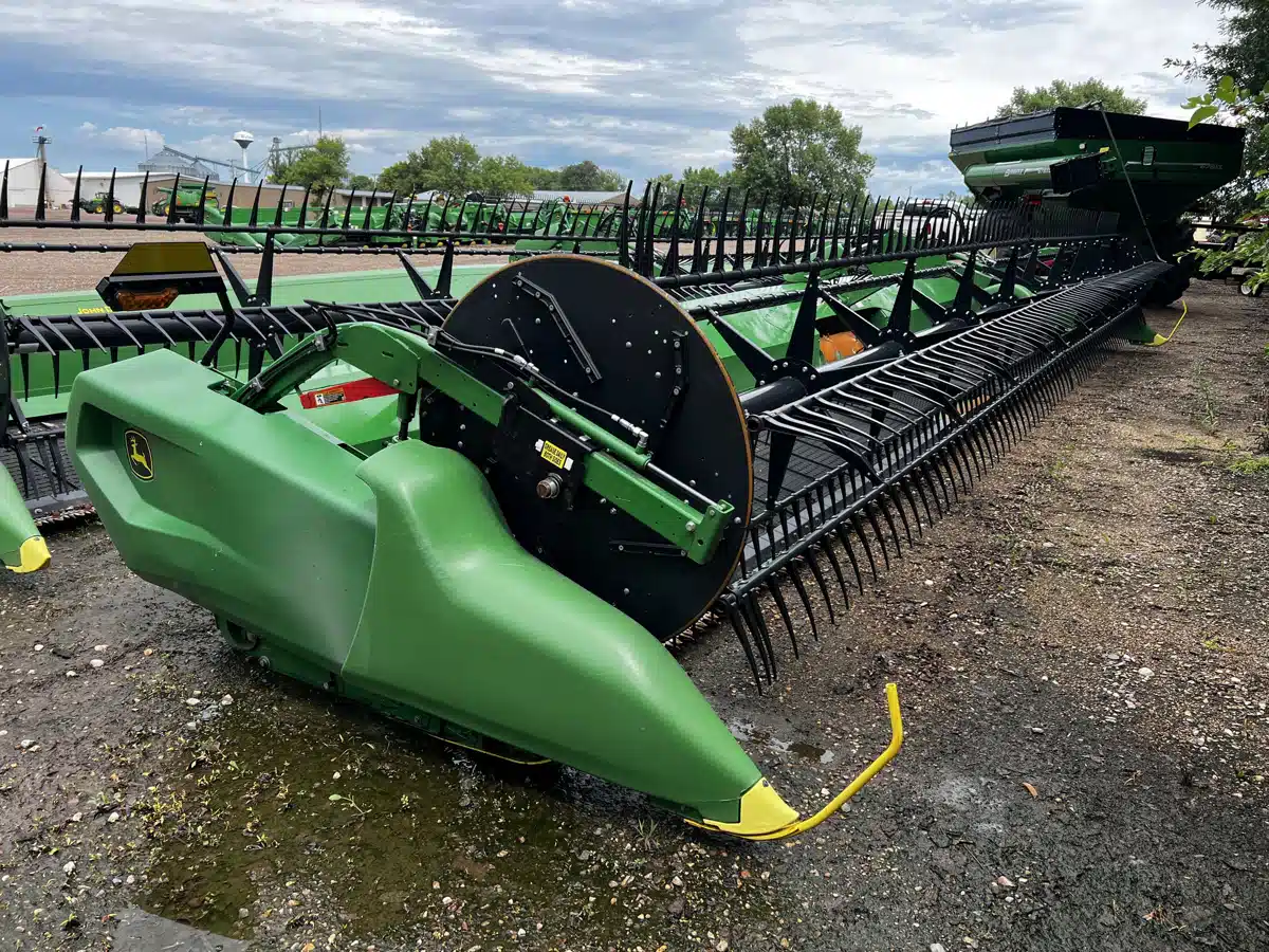 Gallery image 1 for Used 2024 John Deere RD40F Header - Flex