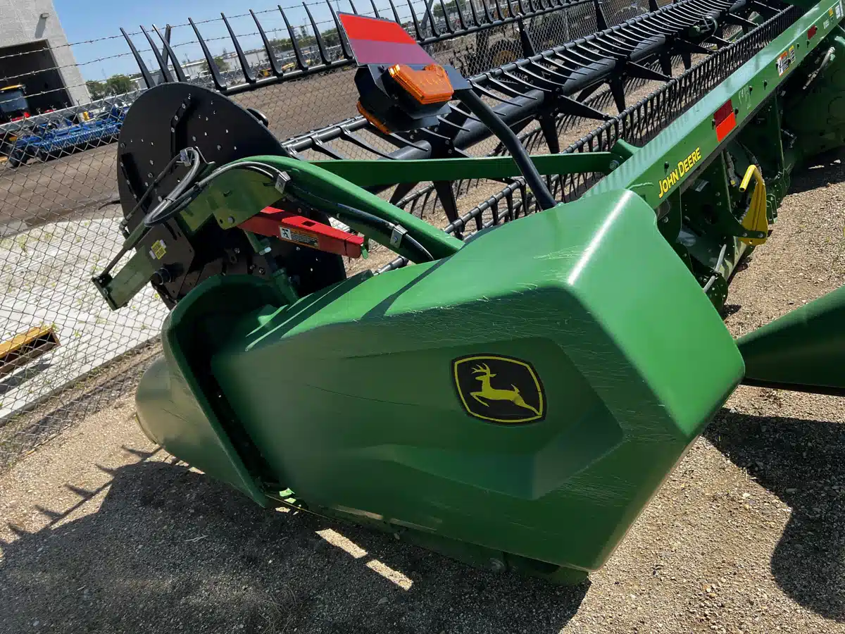 Gallery image 2 for Used 2024 John Deere RD40F Header - Flex