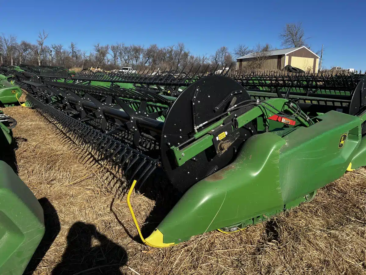 Gallery image 1 for Used 2024 John Deere RD40F Header - Flex