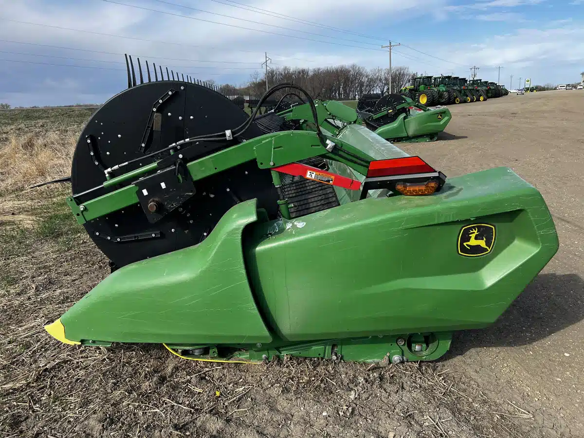 Gallery image 2 for Used 2024 John Deere RD40F Header - Flex