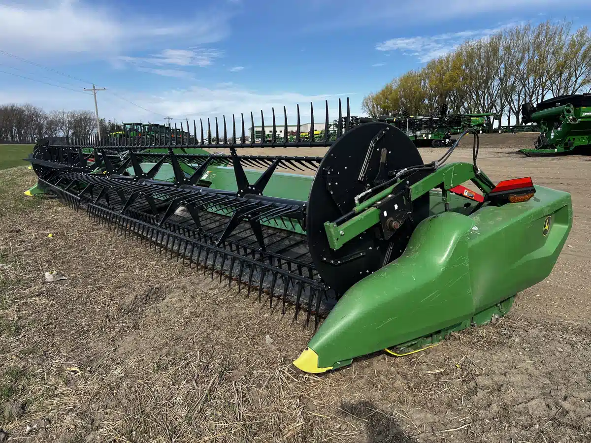 Gallery image 1 for Used 2024 John Deere RD40F Header - Flex
