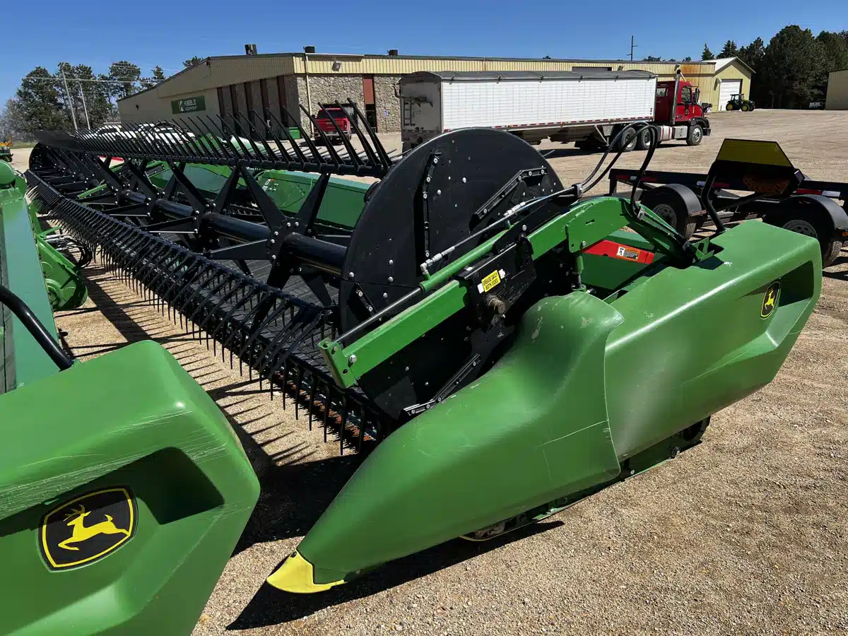 Gallery image 1 for Used 2024 John Deere RD40F Header - Flex