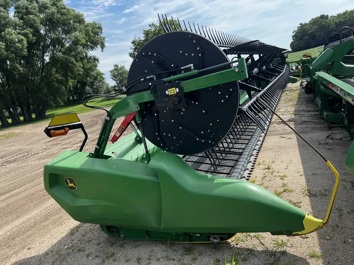 Gallery image 2 for Used 2024 John Deere RD40F Header - Flex