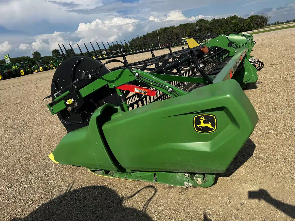 Gallery image 2 for Used 2024 John Deere RD40F Header - Flex