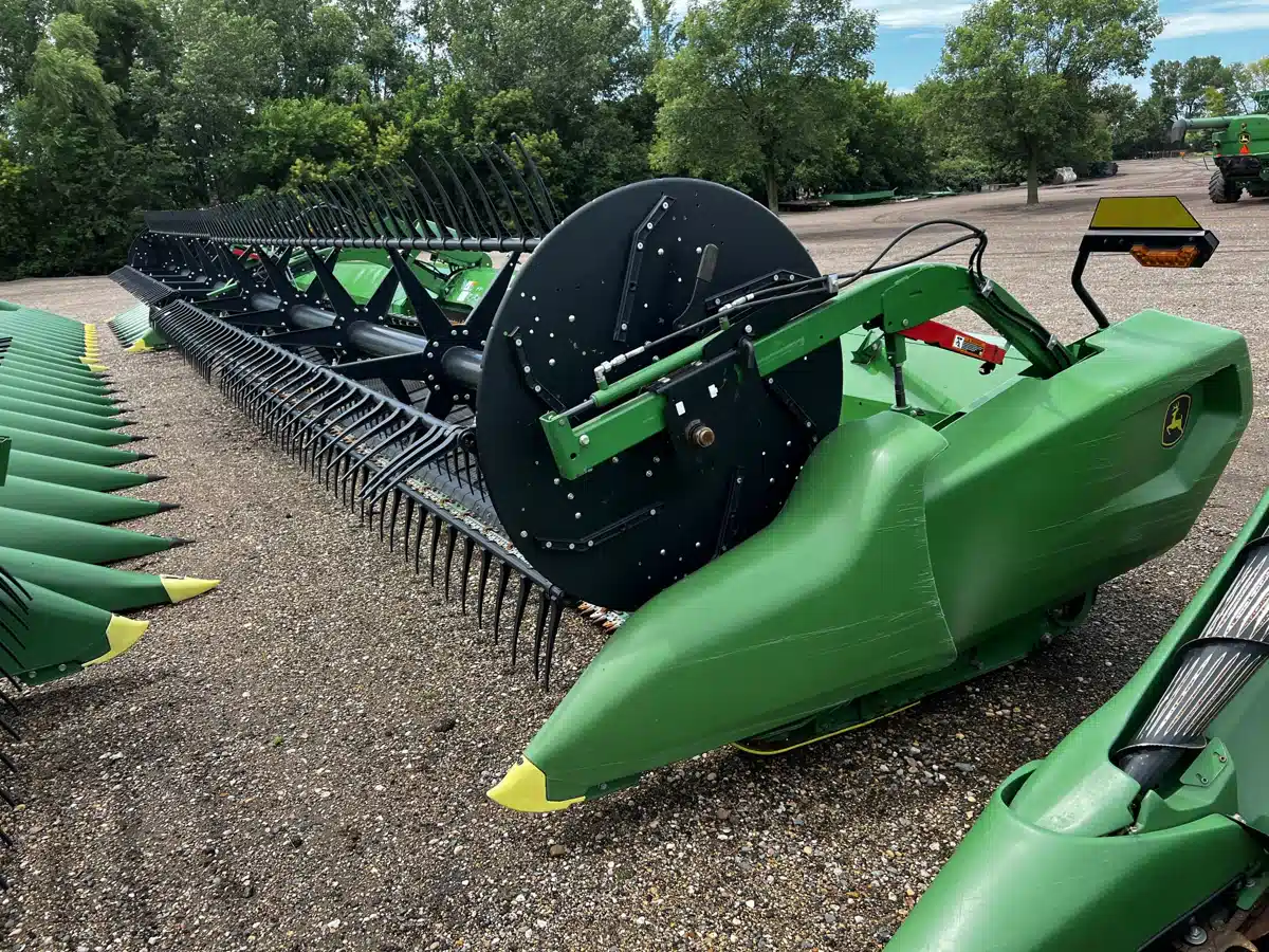 Gallery image 1 for Used 2024 John Deere RD40F Header - Flex