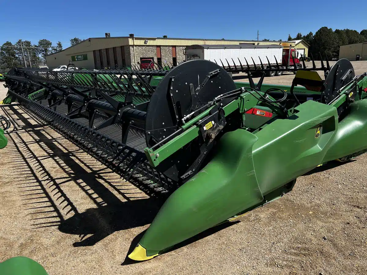 Gallery image 1 for Used 2024 John Deere RD40F Header - Flex