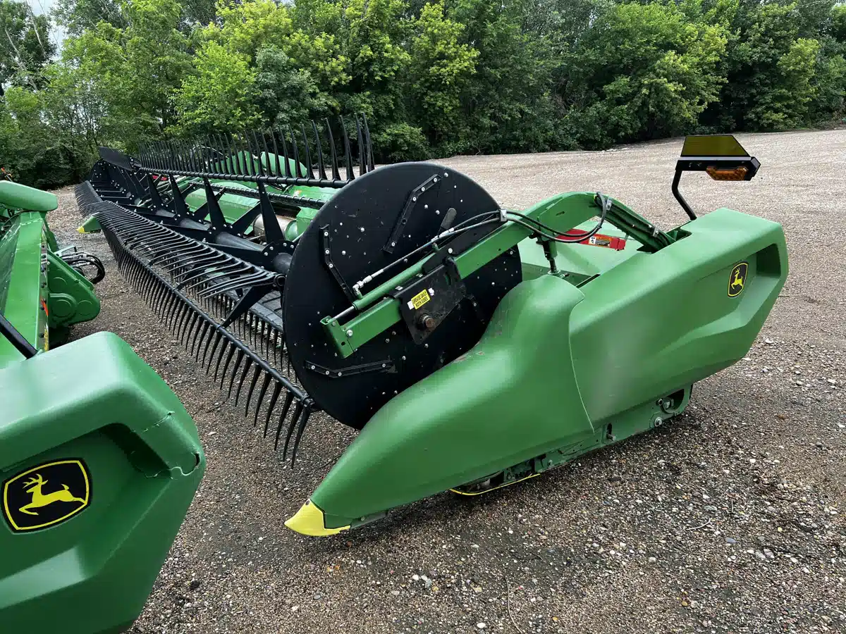 Gallery image 1 for Used 2024 John Deere RD40F Header - Flex
