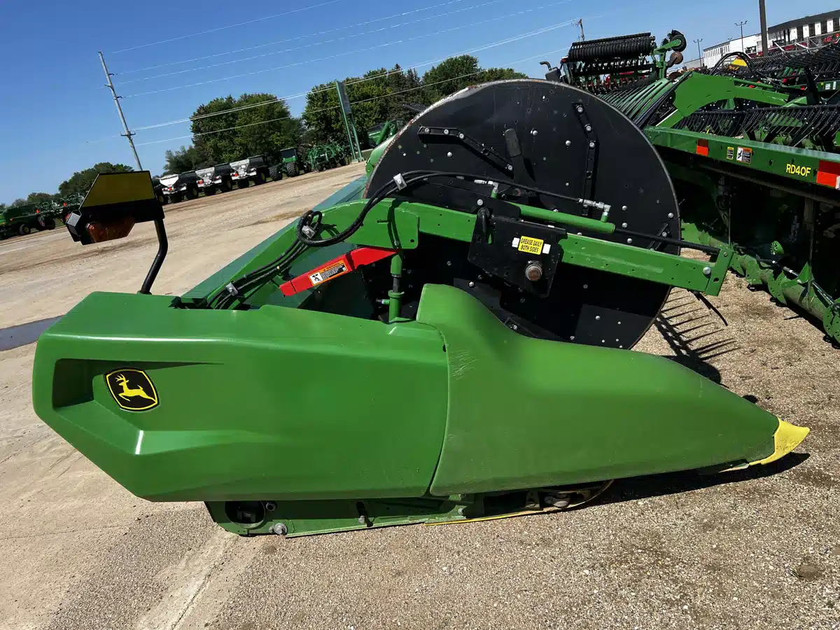 Gallery image 2 for Used 2024 John Deere RD40F Header - Flex