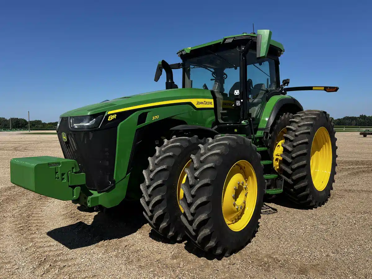 Gallery image 1 for Used 2024 John Deere 8R 370 Tractor